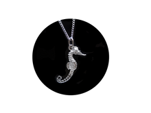 Cargar imagen en el visor de la galería, Dije Hipocampo Hiper Realista Plata .925 Diseño Exclusivo by NECORA